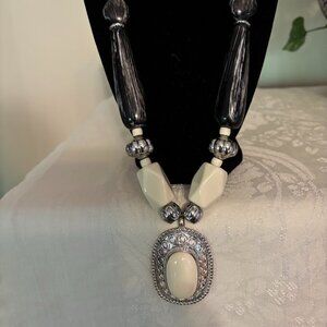 Beautiful Beige and Black Color Necklace with Pendant in Silver Tone (28")